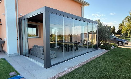 Bioclimatica-autoportante-Grigio-antracite-su-misura