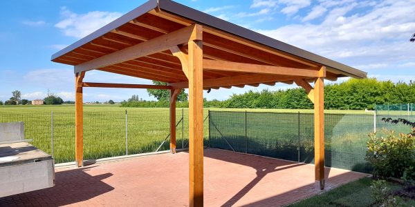 Carport-in-legno-tetto-fisso