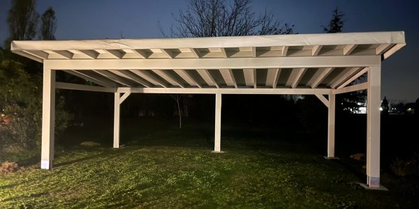 Carport-triplo-in-legno-su-misura-con-telo-pvc