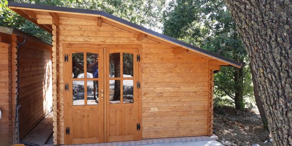 Casetta-in-legno-su-misura-porta-doppia