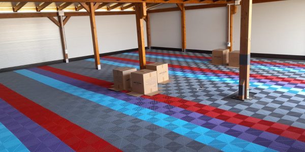 Pavimentazione-garage-autofficine-personalizzabile-ultraresistente
