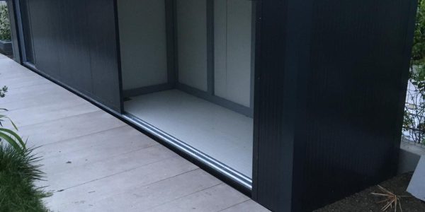 Struttura-acciaio-su-misura-fioriera-portabici