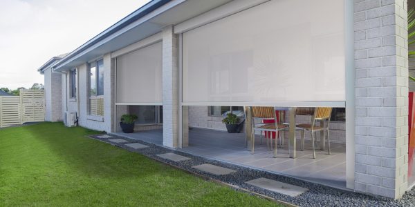 Tenda-ombreggiante-su-misura-con-cassonetto