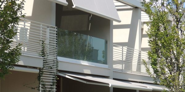 Tende-da-sole-con-cassonetto-su-misura-ke